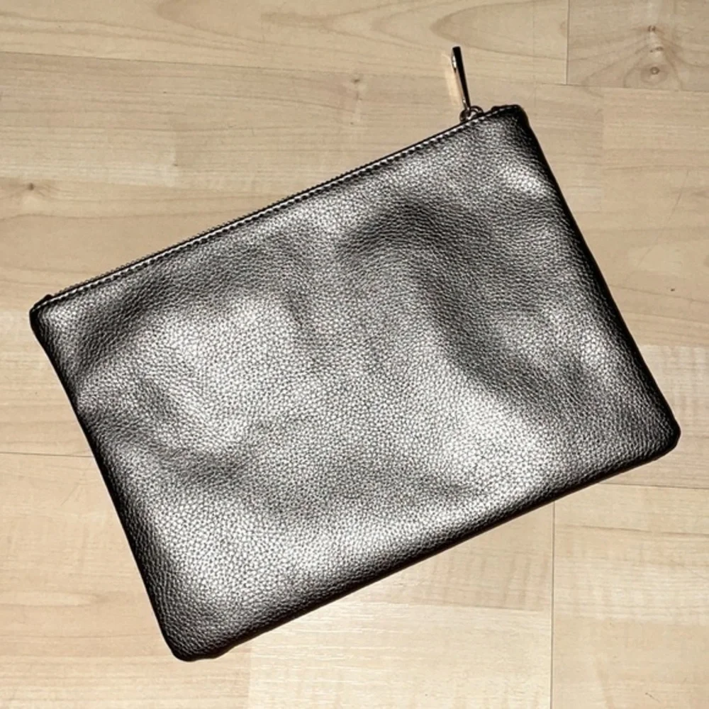 Merona metallic purse clutch make up bag pouch travel wallet card holder NWOT - Picture 8 of 8